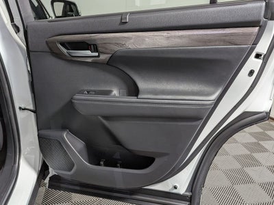2023 Toyota Highlander Platinum
