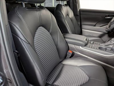 2025 Toyota Highlander XSE