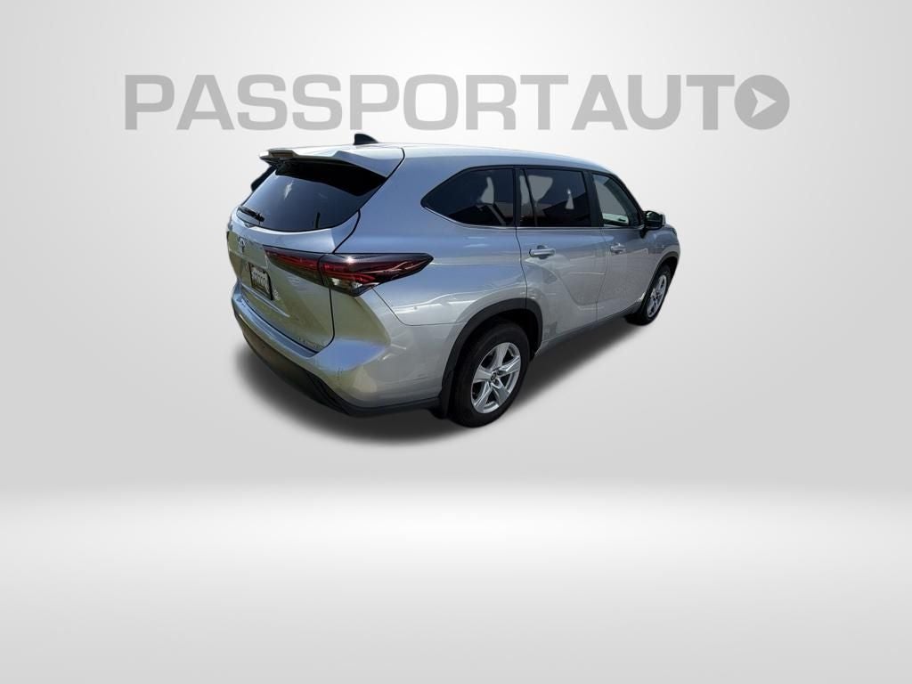 2024 Toyota Highlander LE