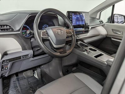 2024 Toyota Sienna XLE 8 Passenger