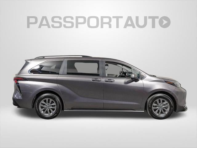 2024 Toyota Sienna XLE 8 Passenger