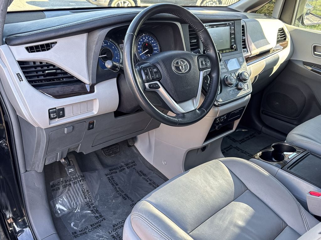 2019 Toyota Sienna XLE 8 Passenger