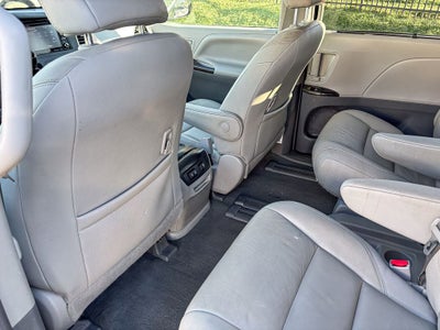 2019 Toyota Sienna XLE 8 Passenger