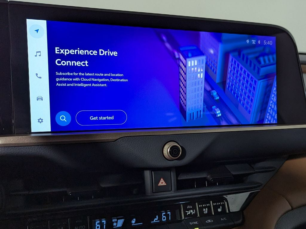 2025 Toyota Crown Signia XLE