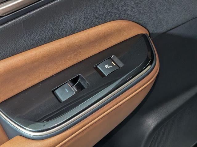 2025 Toyota Crown Signia XLE