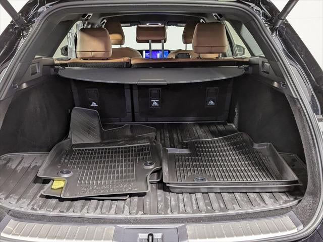 2025 Toyota Crown Signia XLE